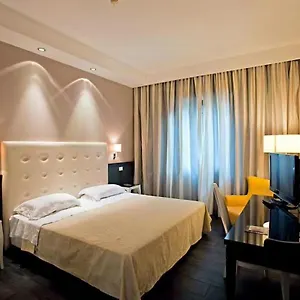 https://hotel-mediterranea.hotelitalianriviera.com