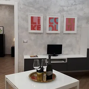 https://etnea-street-apartment.sicilyhotelsitaly.net