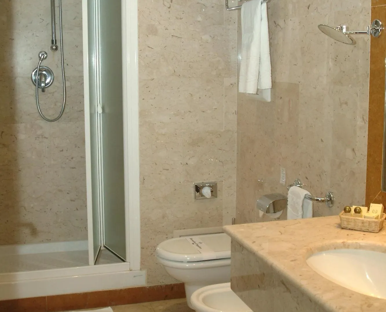 Hotel La Ville Katanya 3*,  İtalya